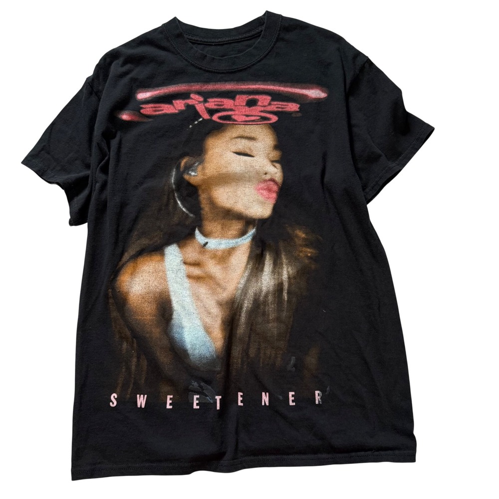 Ariana Grande T-Shirt Unisex Medium Black Sweetener World Tour 2019 Graphic Tee